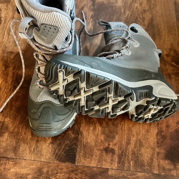Columbia Women’s Winter Boots - Picture 2 of 4